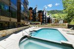 On-site heated pool and hot tub w/ outdoor grill 